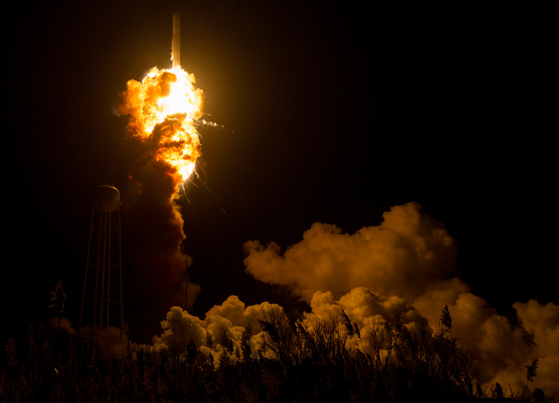 Illustration for article titled NASA Releases Harrowing New Photos of Last Year’s Antares Rocket Explosion